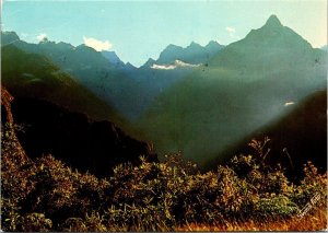 VINTAGE CONTINENTAL SIZE POSTCARD DAYBREAK AS SEEN FROM THE MACHUPICCHU PERU