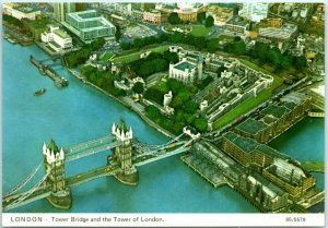 M-12269 Tower Bridge and the Tower of London London England