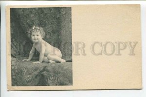 439217 NUDE Charming Baby w/ Bow on Carpet Vintage postcard