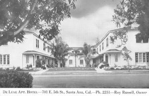 SANTA ANA, CA California  DE LUXE APARTMENT-HOTEL Roadside  c1950's B&W Postcard
