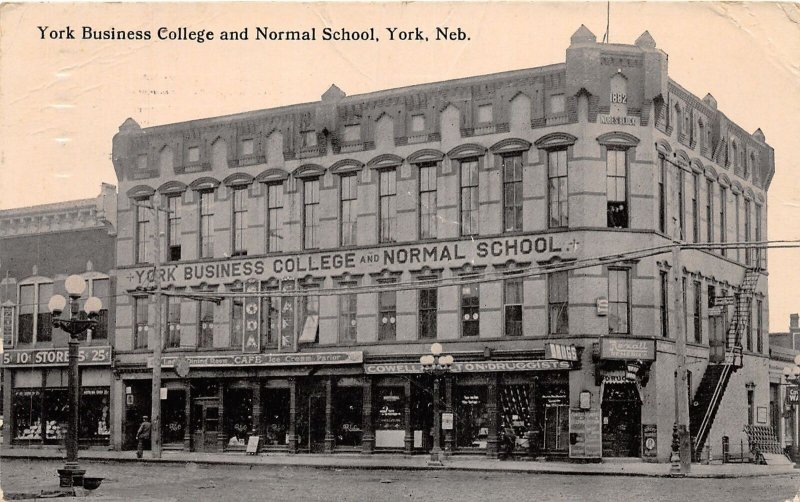 J39/ York Nebraska Postcard c1910 Business College Normal School 207