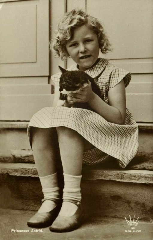 norway, Princess Astrid with Cat (1930s) RPPC Postcard