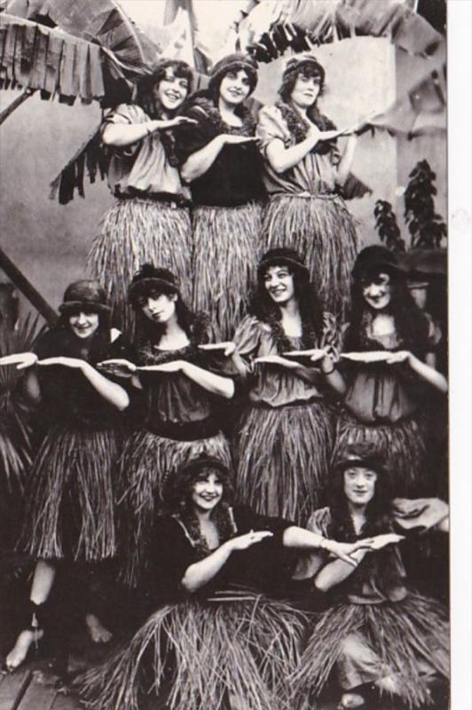 Humour The Hula Girls