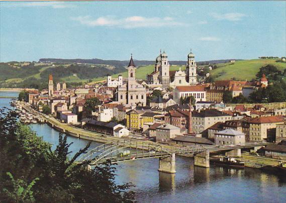 Germany Passau Donaupartie mit Hafen