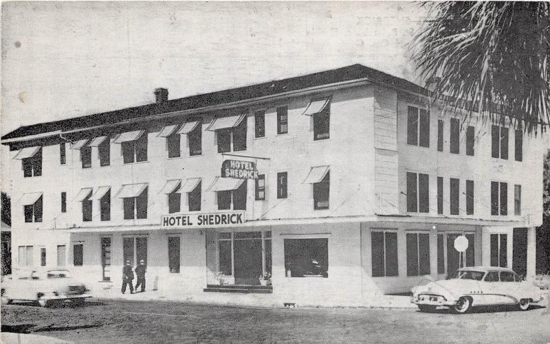 E18/ St Petersburg Florida Fl Postcard c1940s Hotel Shedrick Shuffleboard Autos