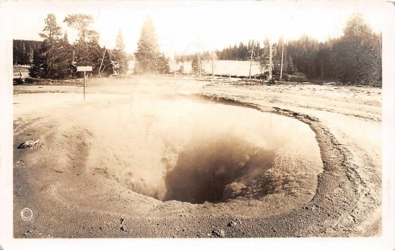 F16/ Yellowstone National Park Montana RPPC Postcard Morning Glory Pool