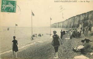 France Beach Scene Saint Valery En Caux Postcard 21-11776