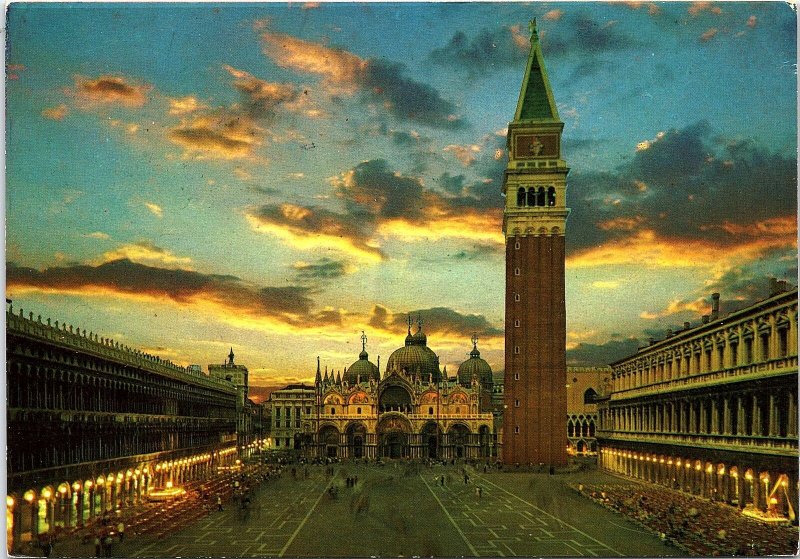 VINTAGE CONTINENTAL SIZE POSTCARD ST. MARK'S PLAZA VENICE ITALY