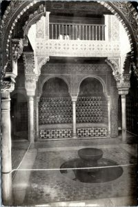 postcard rppc Spain - Granada. Alhambra. Sala del Reposo del Bano