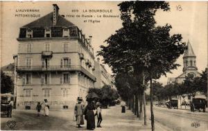 CPA La BOURBOULE Hotel de Russie Le Boulevard et l'Église (720876)