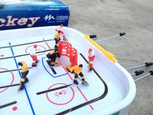 Vintage Table Top Ice Hockey Plastic/Metal Game # IH665 MADE USA Toy Feldstein 