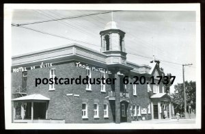 h4006 - TROIS PISTOLES Quebec 1940s City Hall. Real Photo Postcard