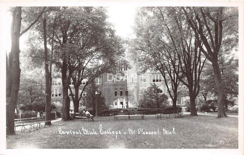 C54/ Mt Mount Pleasant Michigan Mi RPPC Postcard c40s Building Central College 3