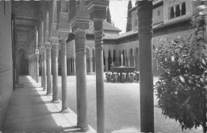 B98070 real photo granada la alhambra patio de les leones spain