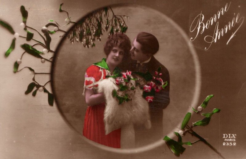 VINTAGE POSTCARD DIX OF PARIS HAPPY NEW YEAR GREETINGS MAN & WOMAN c. 1930