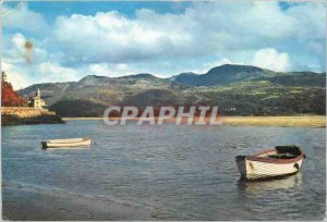 Postcard Modern Cader Idris seen across the Mawddach Estuary