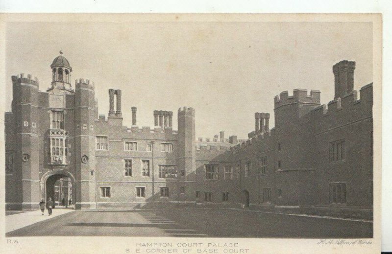 Middlesex Postcard - S.E. Corner of Base Court, Hampton Court Palace Ref TZ10503