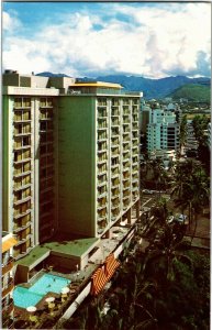 Holiday Isle Hotel Honolulu HI Vintage Postcard G31