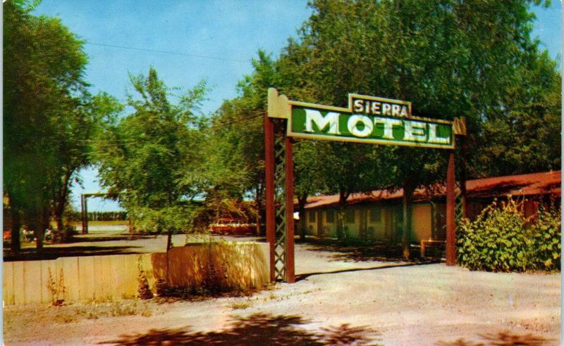 LOVELOCK, NV Nevada     The  SIERRA  MOTEL    c1950s   Roadside  Postcard