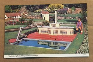 UNUSED POSTCARD - THE BATHING POOL,  SKEGNESS MODEL VILLAGE, ENGLAND 