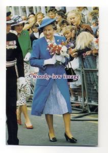 pq0099 - Queen Elizabeth at Windsor & Eton 1990 - postcard