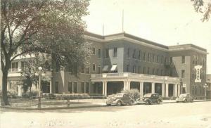 Autos Hotel Johnson 1940s Red Oak Iowa RPPC Photo Postcard roadside 2139