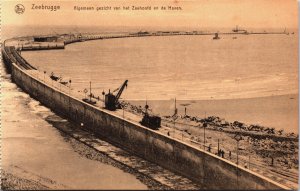 Belgium Zeebrugge Algemeen Gezicht van het Zeehoofd en Haven Postcard C107