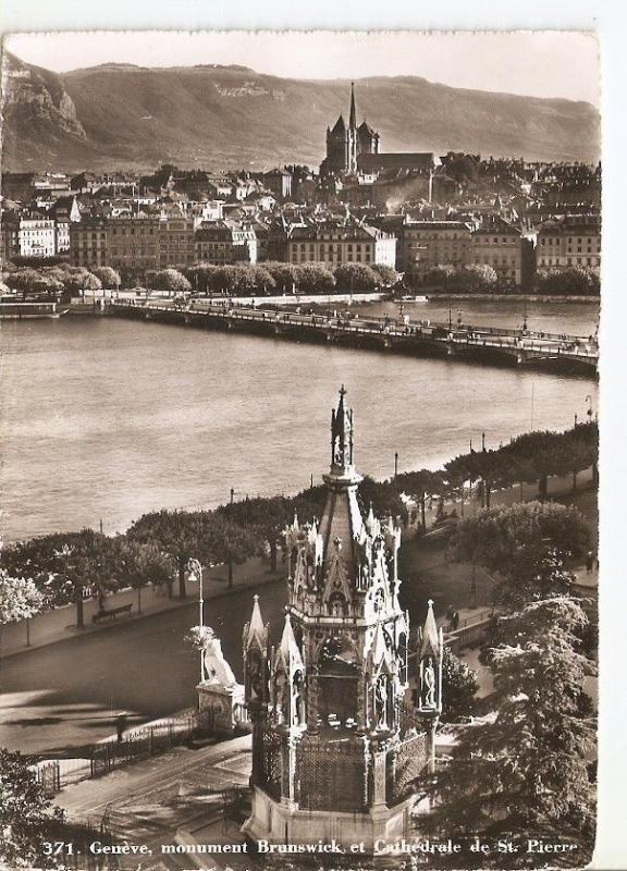 Postal (PostCard) 036604 : Geneve monument Brunswick et Cathedrale de St. Pierre