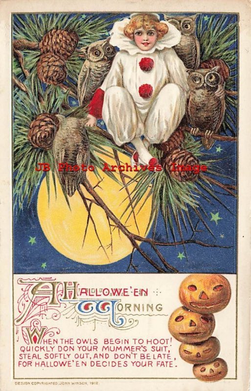 Halloween, Winsch 1912 No WIN02-1, Schmucker, Woman Pierrot with Owls in Tree 