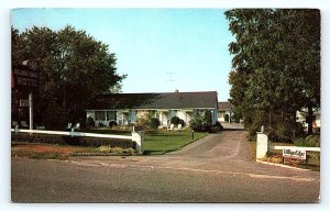 SKANEATELES, NY New York ~ VILLAGE EDGE MOTEL  c1950s  Onondaga County  Postcard