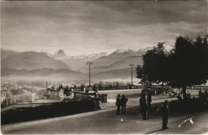 CPA Pau La terrasse, la Chaine des Pyrenees FRANCE (1124351)