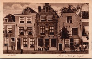 Netherlands Brielle Serie Oude Geveltjes Vintage Postcard C122