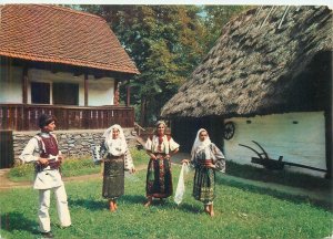 Romania folk types costumes parade Marzari high quality publishing postcards