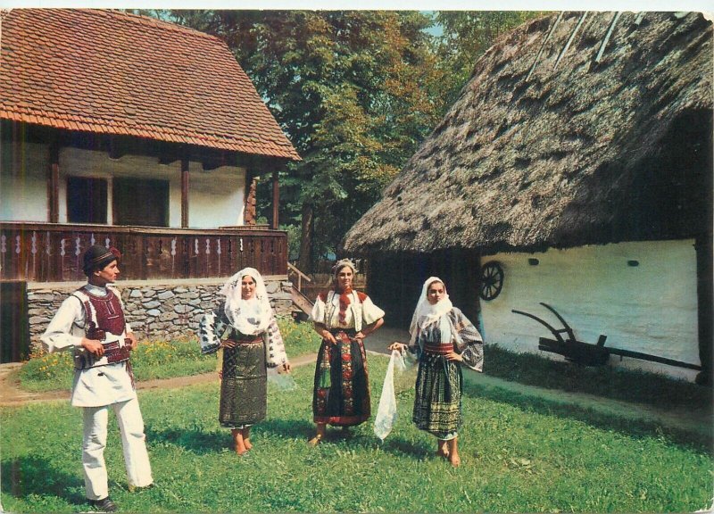 Romania folk types costumes parade Marzari high quality publishing postcards