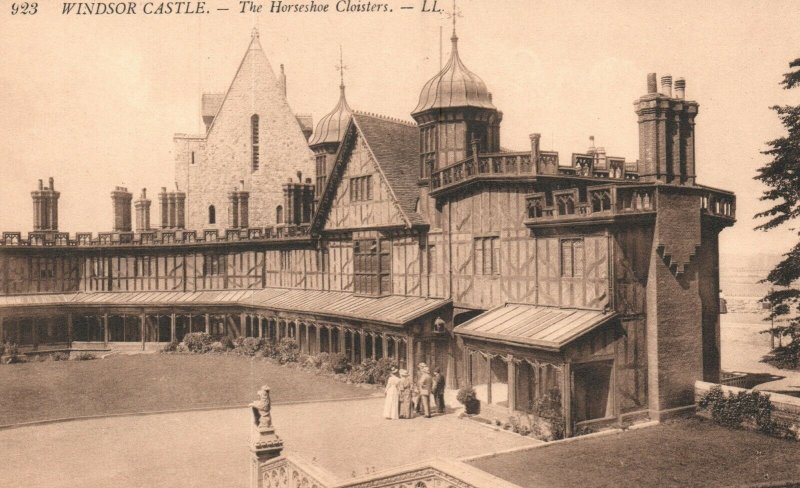 Vintage Postcard 1910's Windsor Castle The Horseshoe Cloisters UK
