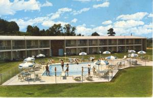 Howard Johnson's Motor Lodge ~ Harrisburg PA Postcard