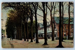 Gelderland Netherlands Postcard Apeldoorn Hotel de Nieuwe Kroon Loolaan 1926