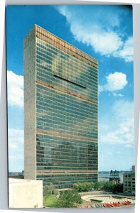Postcard NYC United Nations Building as seen from First Avenue
