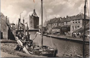 Netherlands Drommedaris Enkhuizen tussen Eiland en Zuiderspui Vintage RPPC 03.83