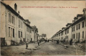 CPA La veline devant BRUYERES - La rue de la vologne (119069)