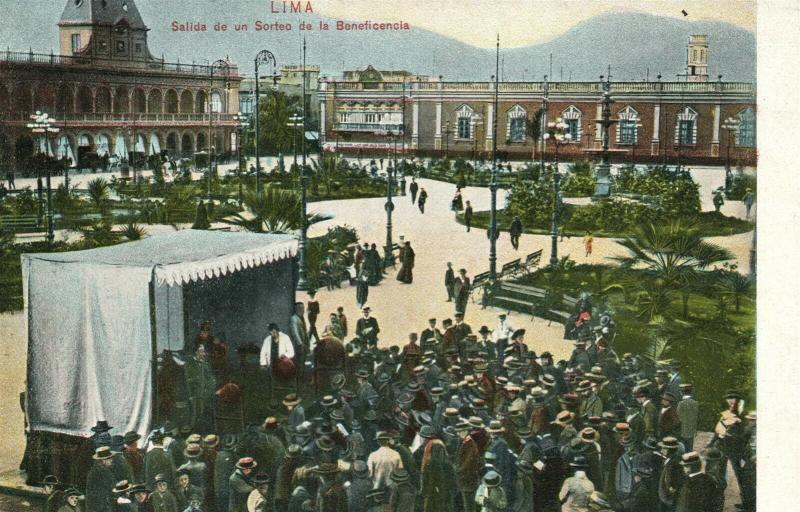 LIMA PERU SALIDA DE UN SORTEO DE LA BENEFICENCIA ANTIQUE POSTCARD 