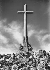 BR71086 the cross of front santa cruz del valle de los caidos spain