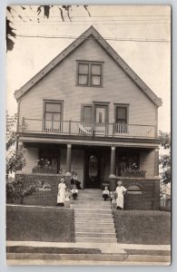 RPPC Nice House Twins Ladies Night Caps Boys Beanie Hats Man Porch Postcard U21