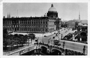 BG26308 berlin car voitture schloss und schlossbrucke germany