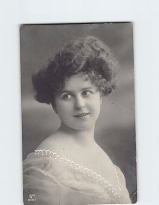 Postcard Beautiful Vintage Portrait of a Woman