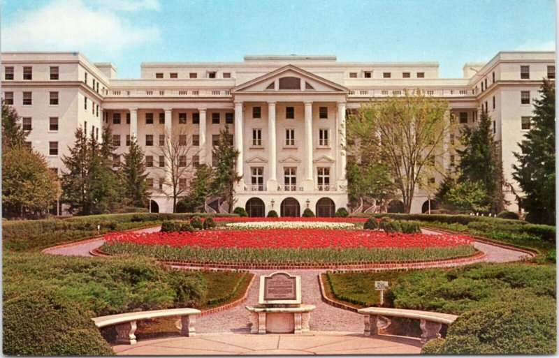 Postcard WV White Sulphur Springs - The Greenbrier front view