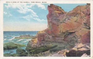 Maine York Beach Devil's Oven At The Nubble