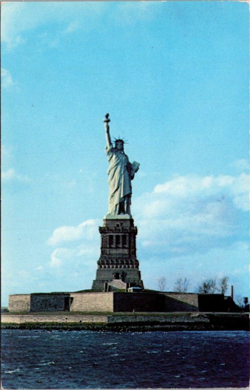 New York City Bedloe's Island The Statue Of Liberty