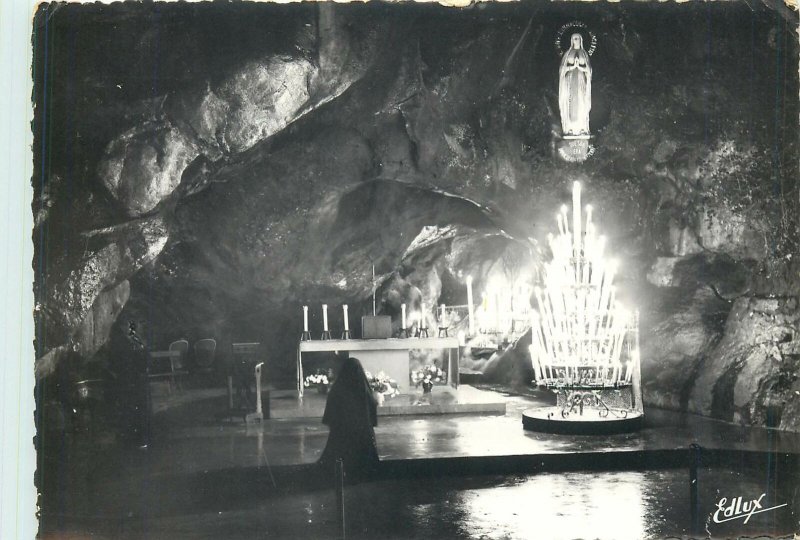 Postcard France Edlux Lourdes grotte Miraculeuse