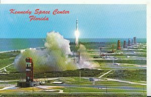 America Postcard - Kennedy Space Center - Florida - Ref 19637A